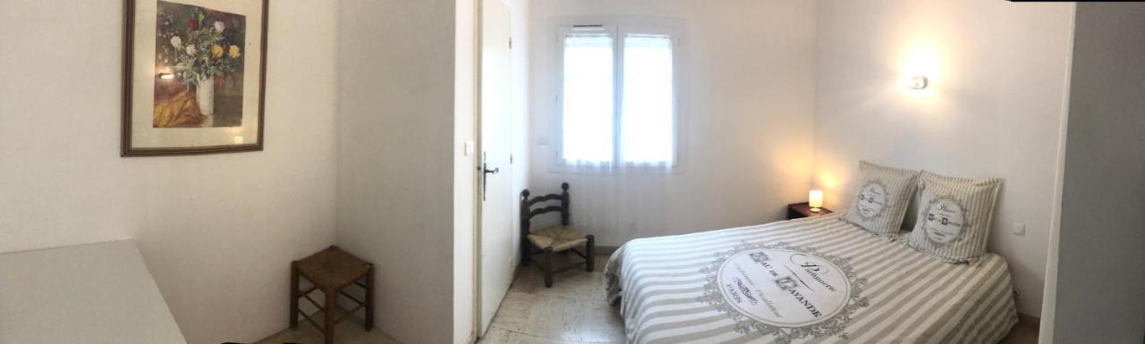Chambre pratique avec Wc et vasque attenant du rucher naturaile Montagnac  Extérieur photo
